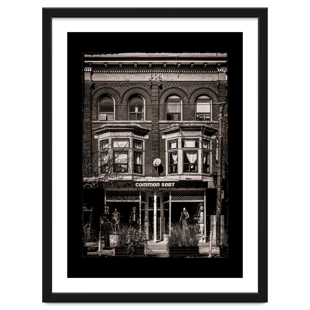 Nos 760 - 762 Queen St E 1 with Border
