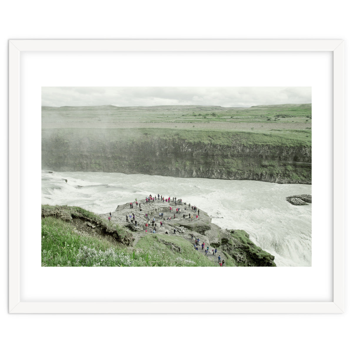 Tourists at the edge of the big river - Iceland