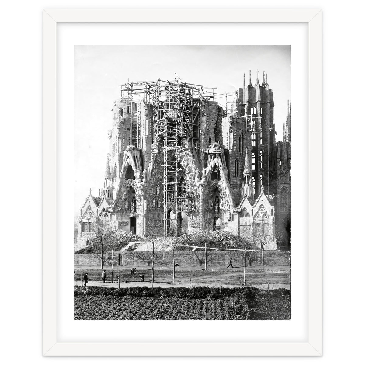 VIEW OF THE "SAGRADA FAMILIA" BASILICA BY ARCHITECT ANTONI GAUDI, PHOTOS OF WORK.  Ca. 1910.