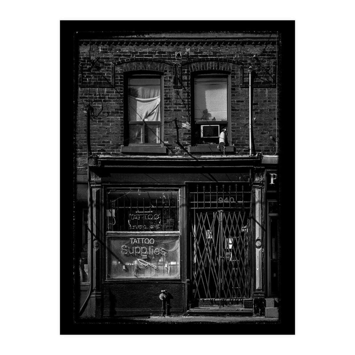 No 940 Queen St E 3 with Border (Print Only)