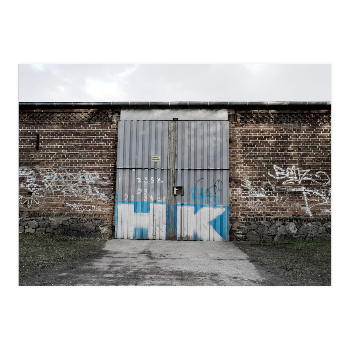 The closed gate HK (Print Only)