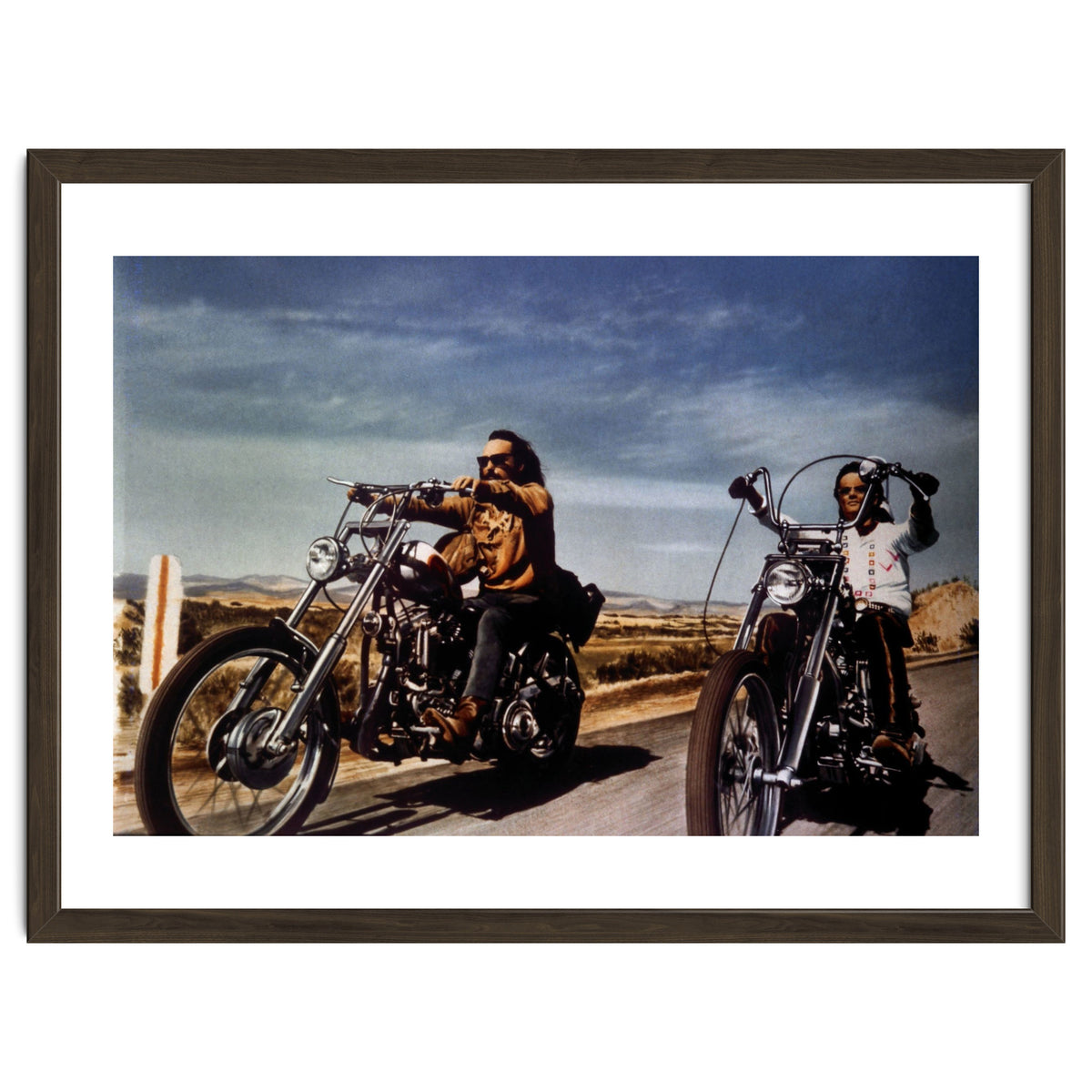 DENNIS HOPPER and PETER FONDA in EASY RIDER (1969), directed by DENNIS HOPPER.