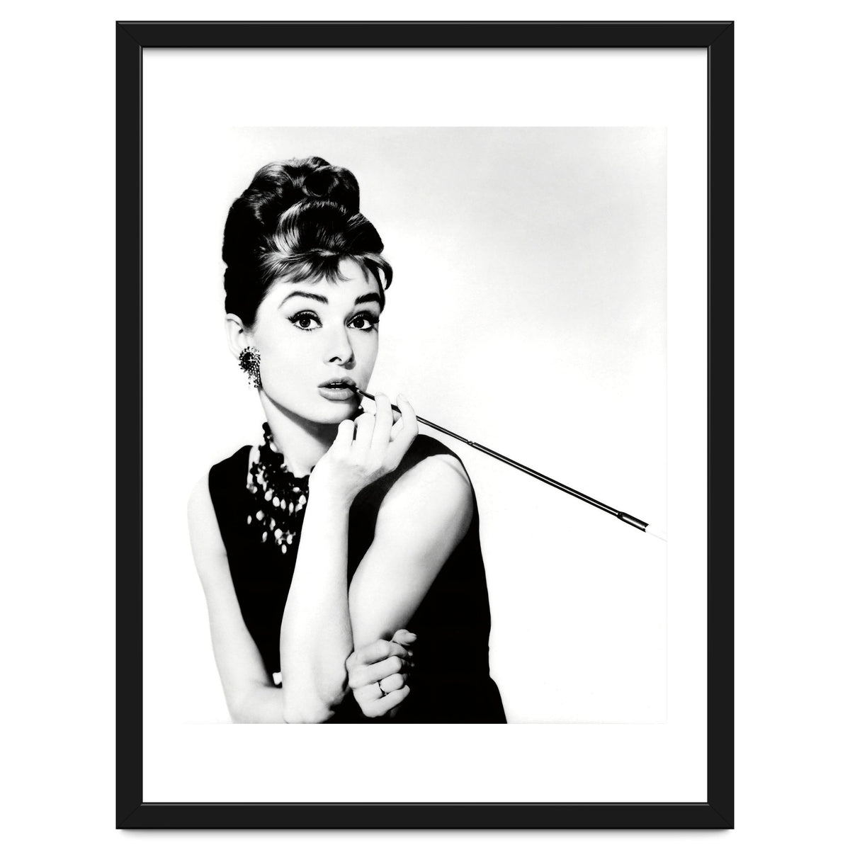 AUDREY HEPBURN in BREAKFAST AT TIFFANY'S (1961), directed by BLAKE EDWARDS.