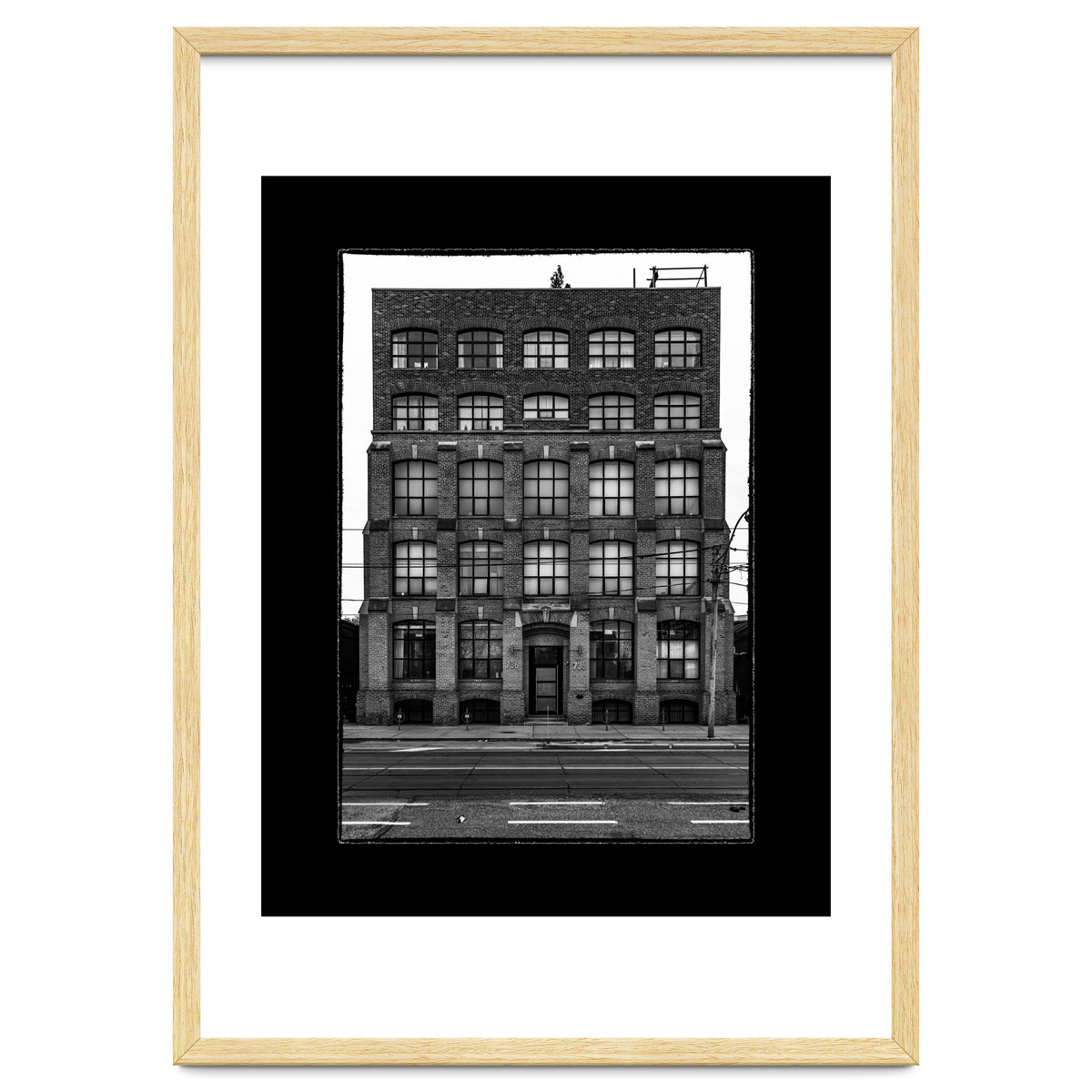 No 736 Dundas St E 1 with Border