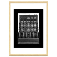 No 736 Dundas St E 1 with Border