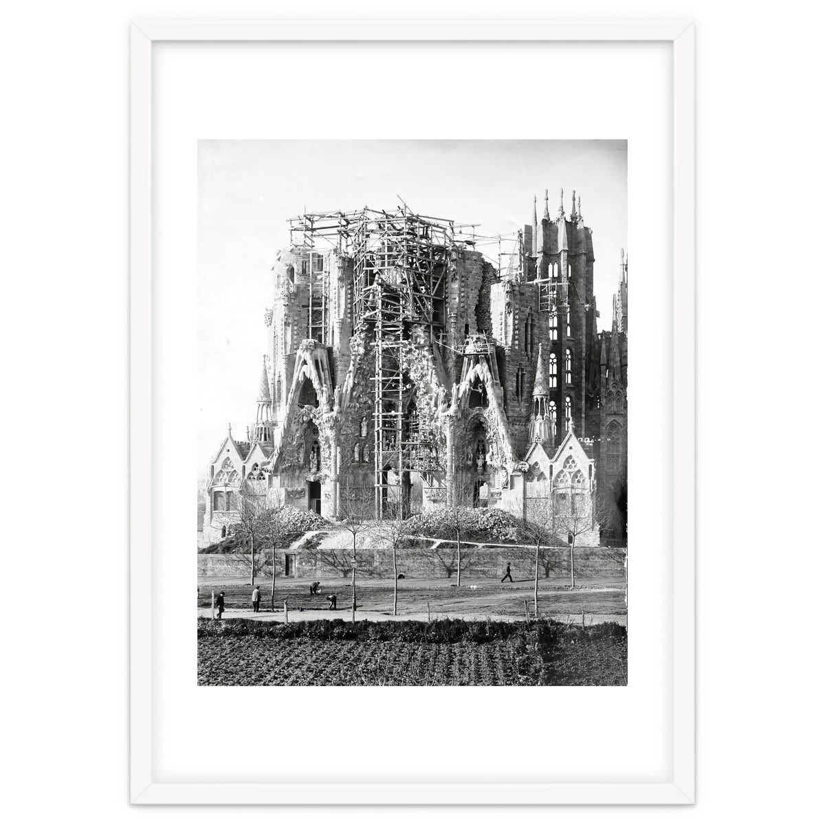 VIEW OF THE "SAGRADA FAMILIA" BASILICA BY ARCHITECT ANTONI GAUDI, PHOTOS OF WORK.  Ca. 1910.