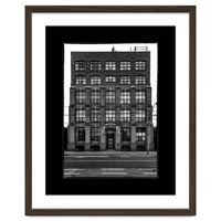 No 736 Dundas St E 1 with Border