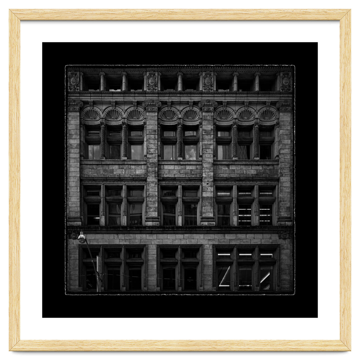 No 11 Adelaide St W 1 with Border