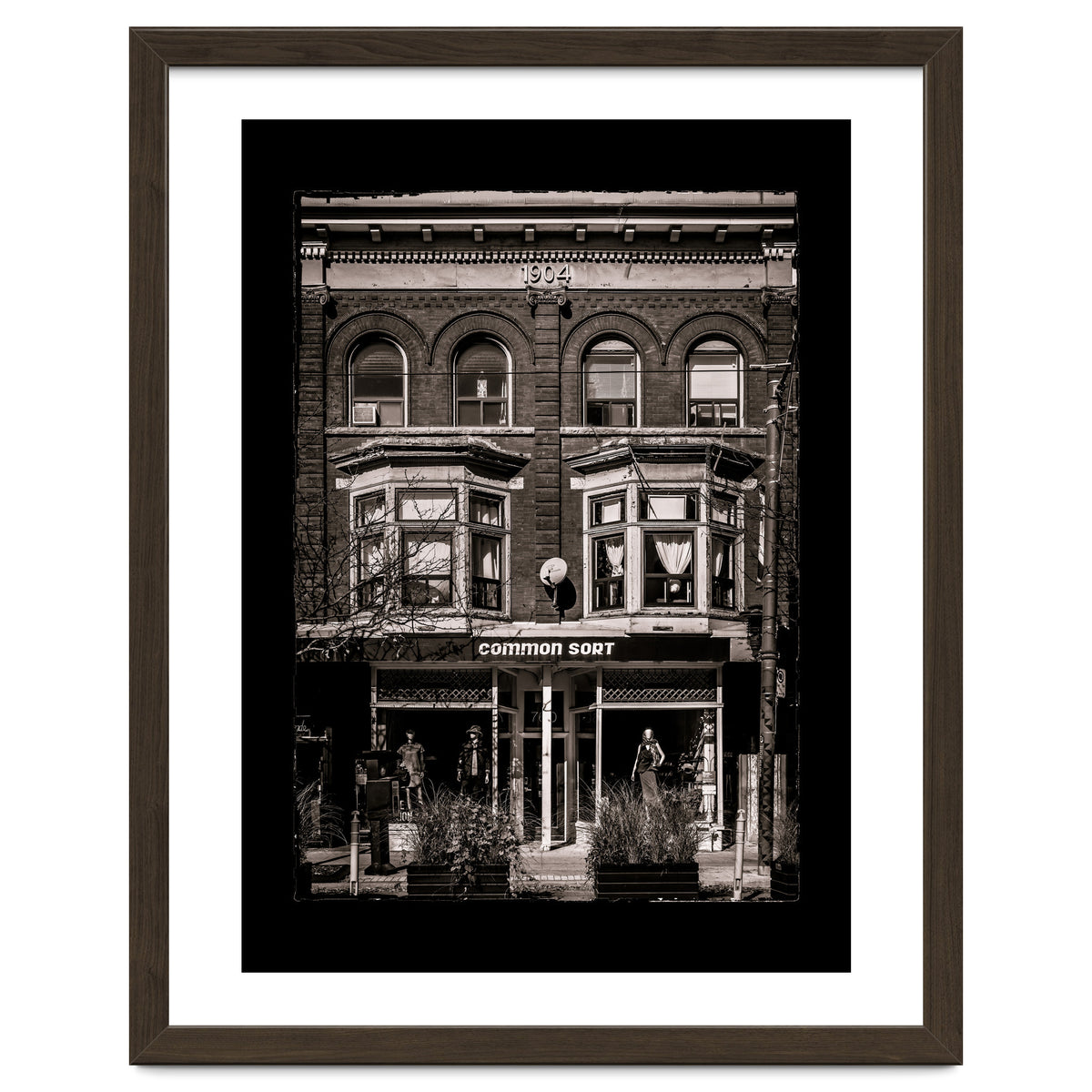 Nos 760 - 762 Queen St E 1 with Border