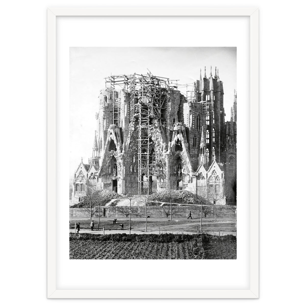 VIEW OF THE "SAGRADA FAMILIA" BASILICA BY ARCHITECT ANTONI GAUDI, PHOTOS OF WORK.  Ca. 1910.