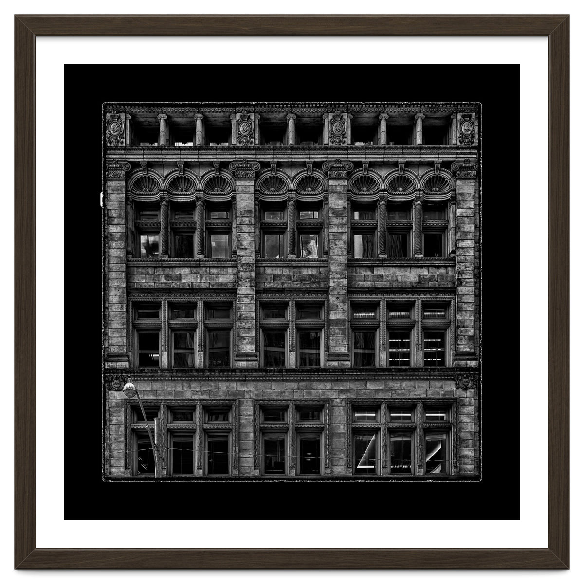 No 11 Adelaide St W 3 with Border