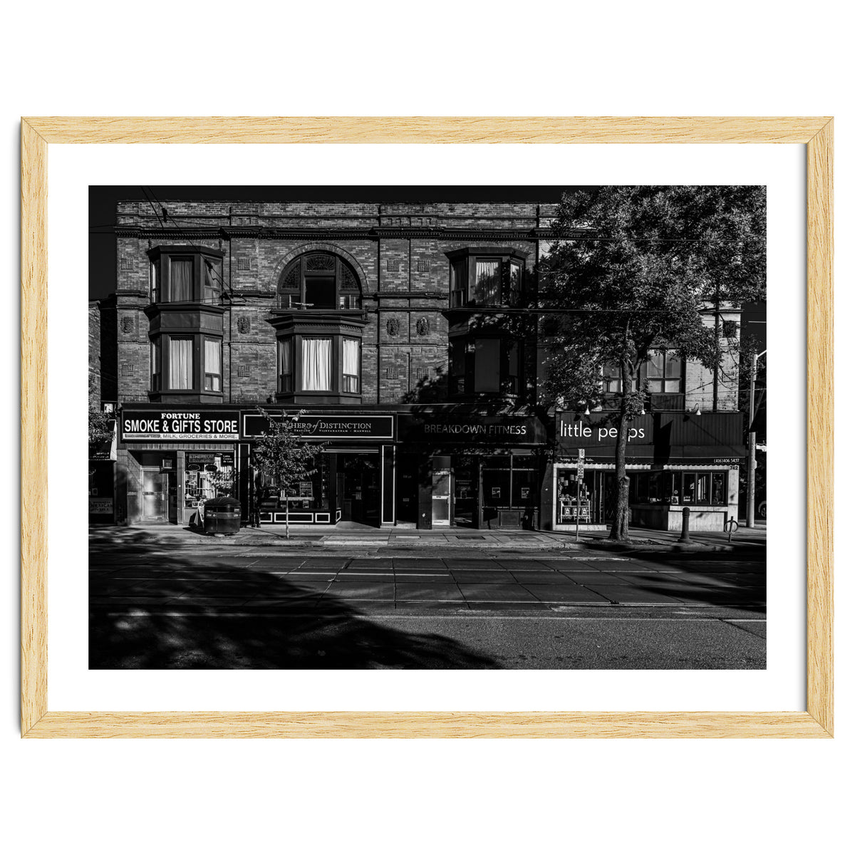 Nos 736 - 742 Queen St E 1