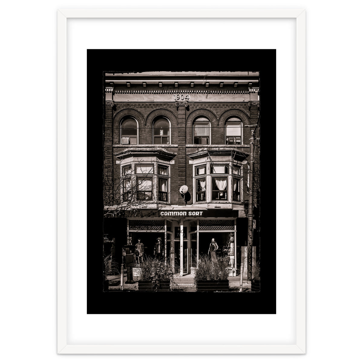 Nos 760 - 762 Queen St E 1 with Border