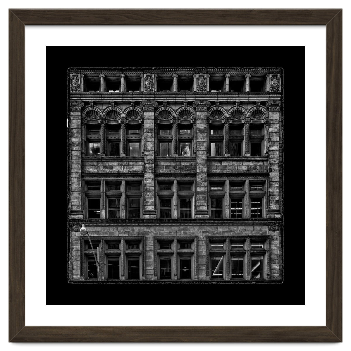 No 11 Adelaide St W 3 with Border