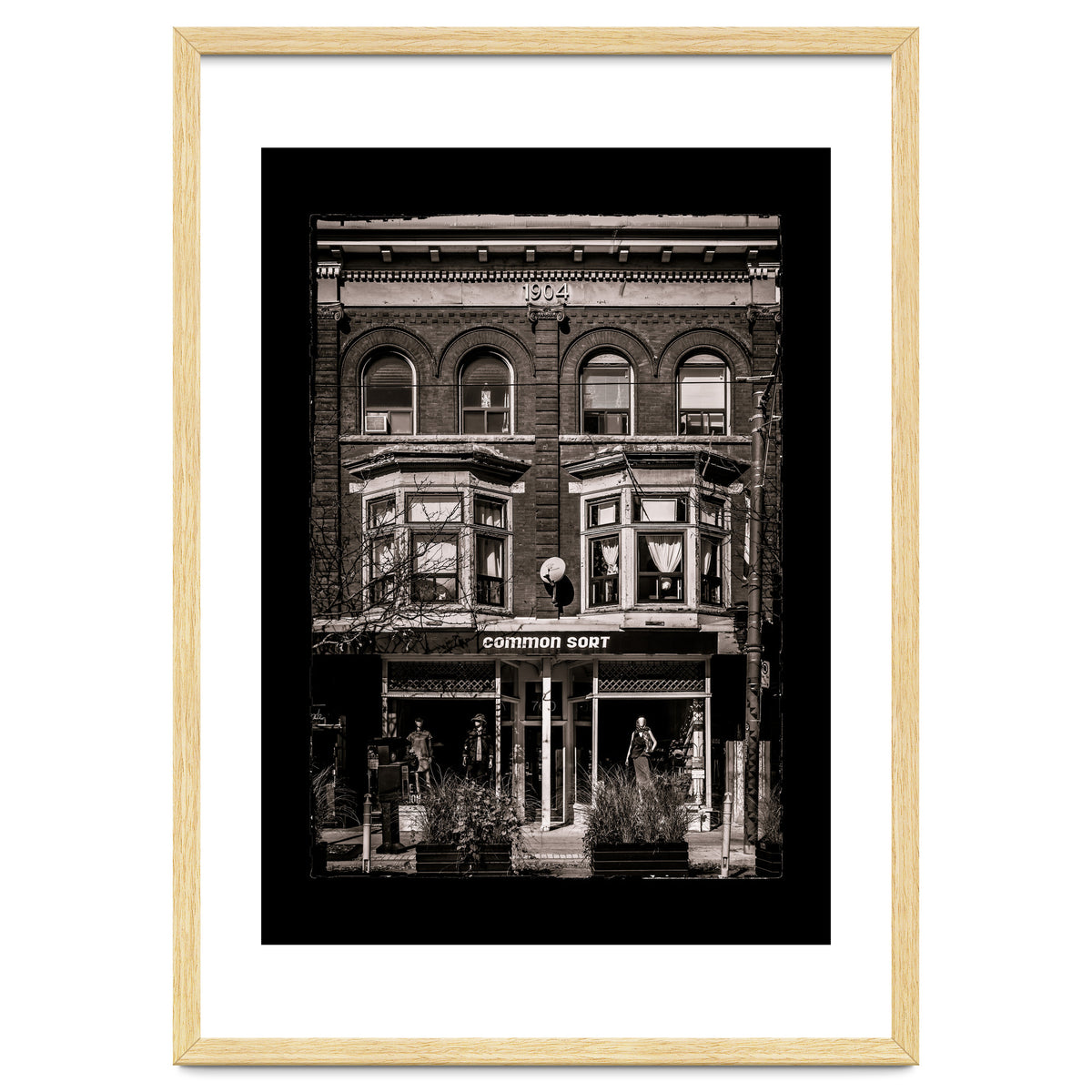 Nos 760 - 762 Queen St E 1 with Border