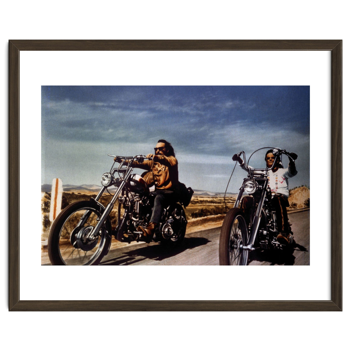 DENNIS HOPPER and PETER FONDA in EASY RIDER (1969), directed by DENNIS HOPPER.