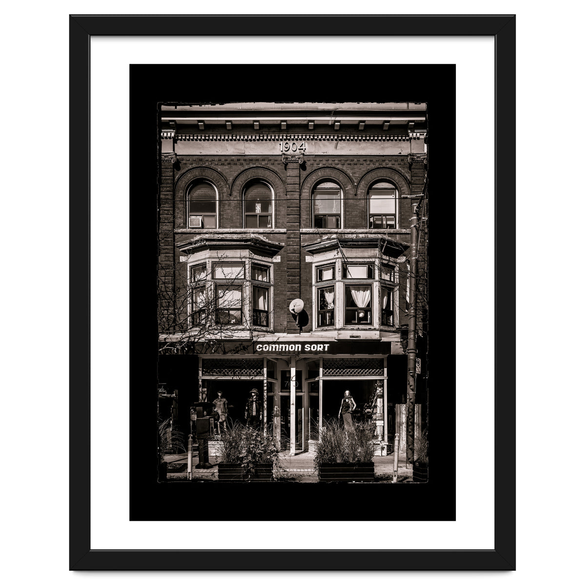 Nos 760 - 762 Queen St E 1 with Border