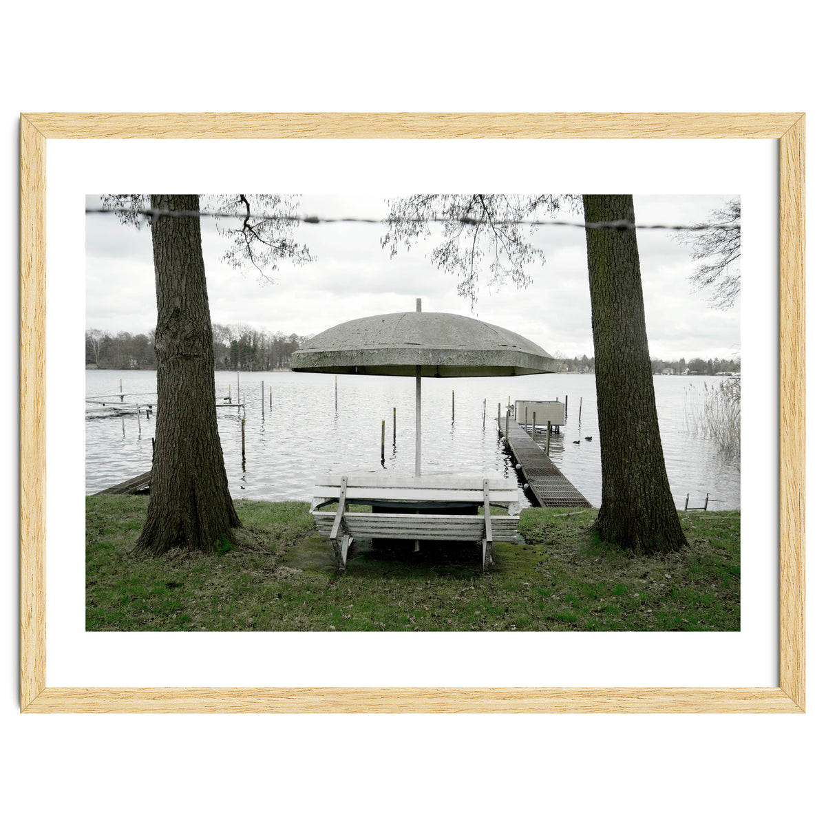 Lakeside rest place - out of season