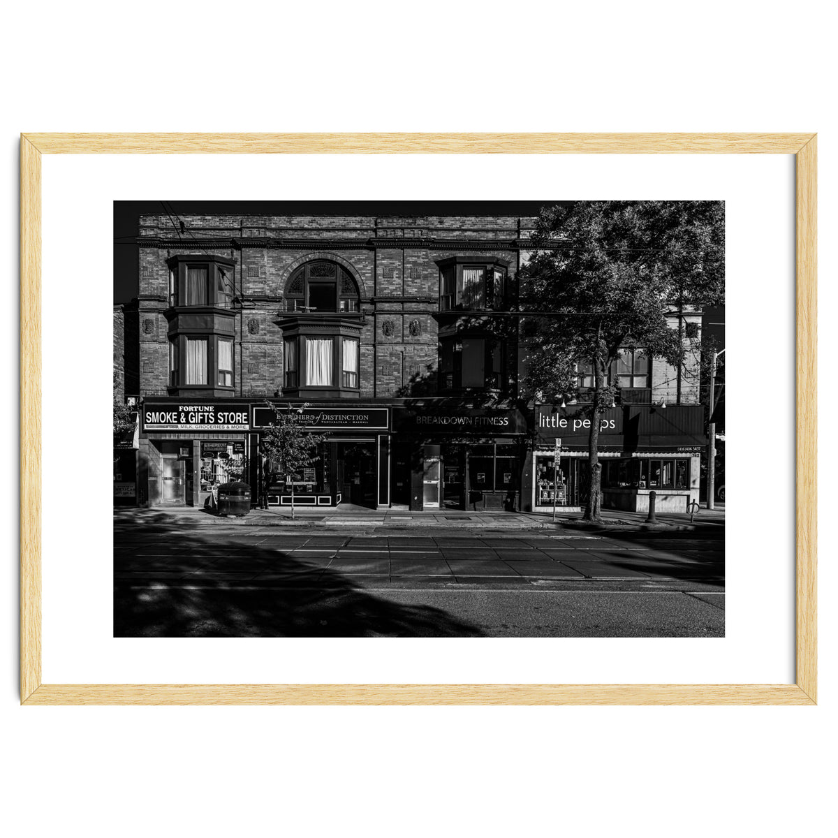 Nos 736 - 742 Queen St E 1