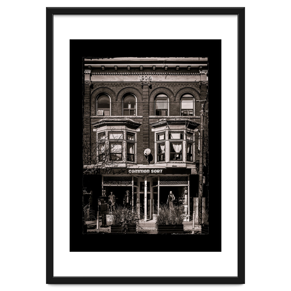 Nos 760 - 762 Queen St E 1 with Border