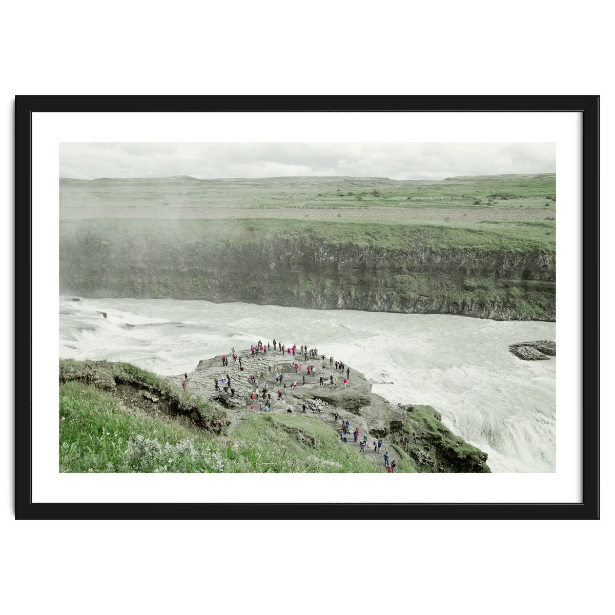 Tourists at the edge of the big river - Iceland