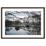 Residential house along the lake thumbnail