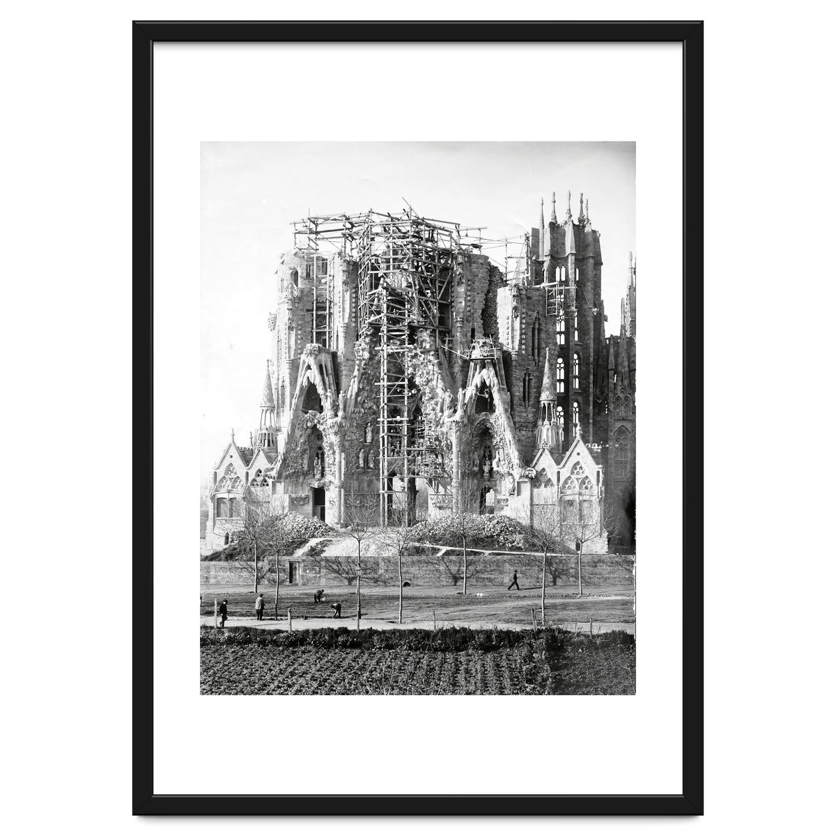 VIEW OF THE "SAGRADA FAMILIA" BASILICA BY ARCHITECT ANTONI GAUDI, PHOTOS OF WORK.  Ca. 1910.