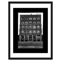 No 736 Dundas St E 1 with Border