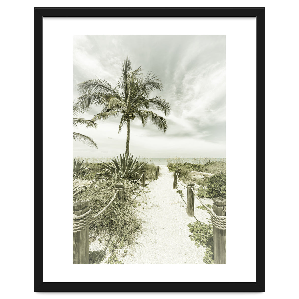 Path to the beach | Vintage