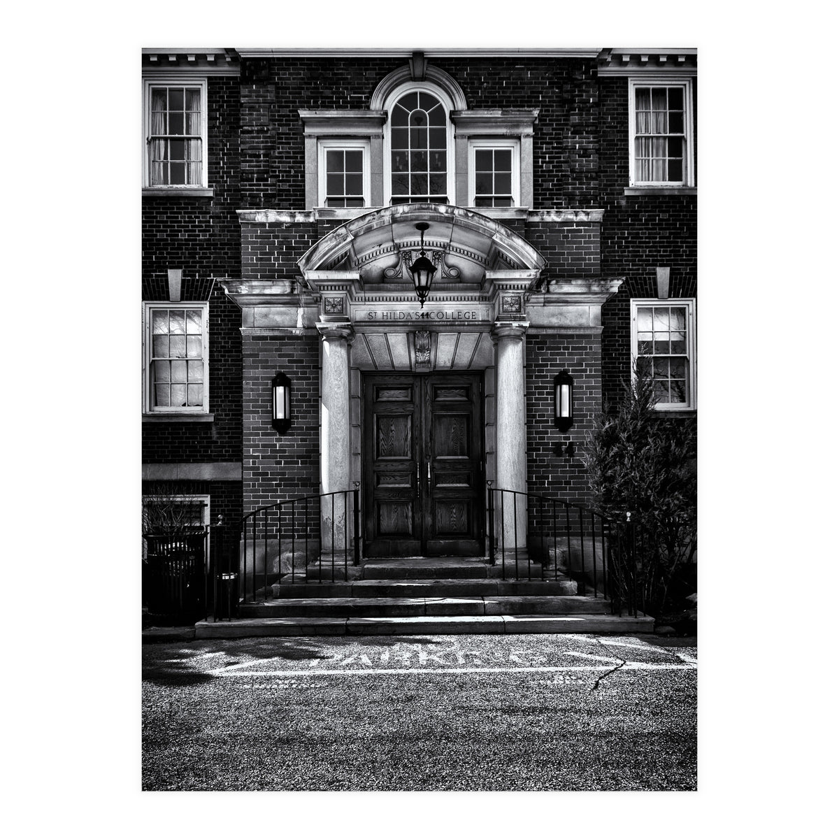 St Hilda's College University of Toronto Campus (Print Only)