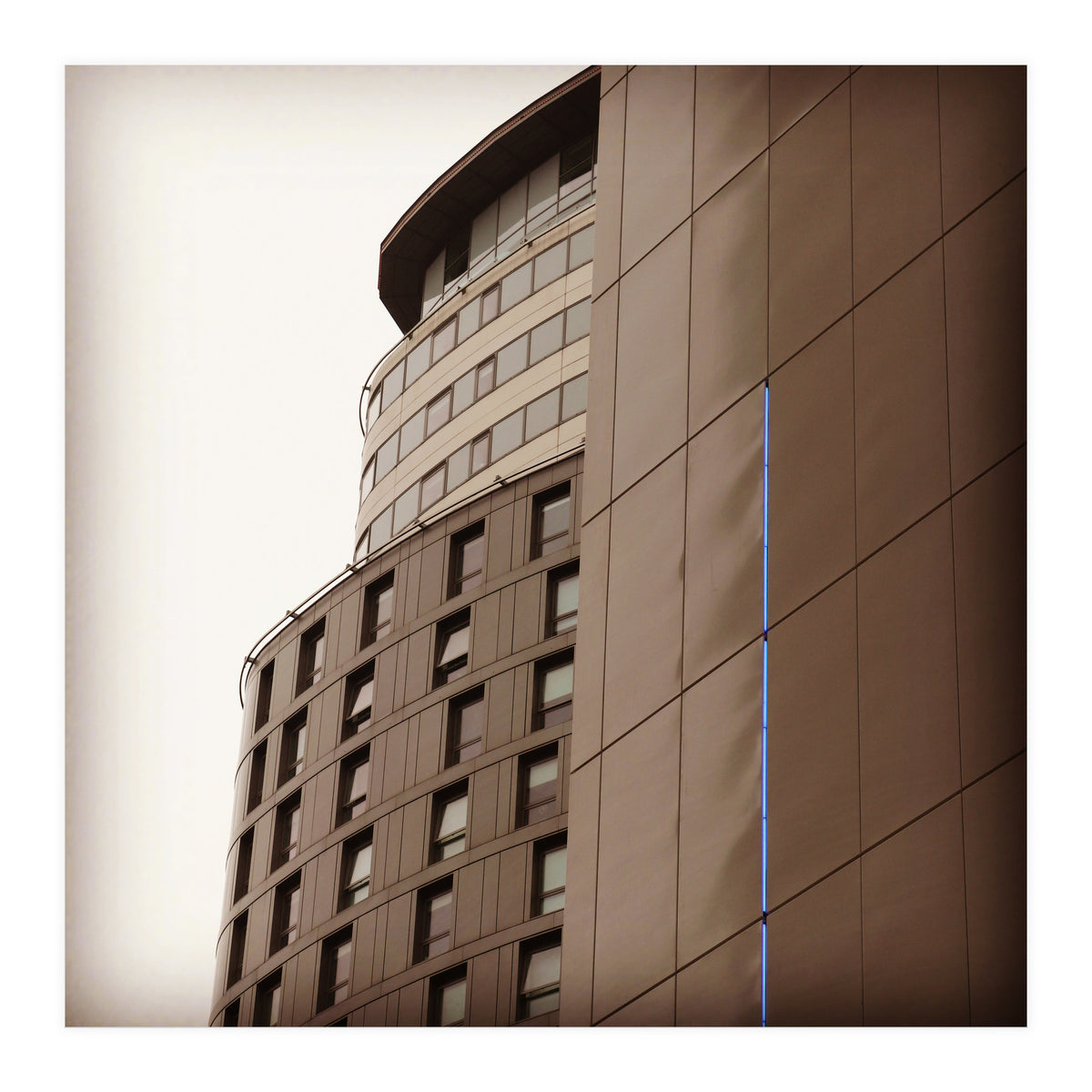 21094 Ac4 B181 4 C66 852 E E4 F1 B572957 F (Print Only)