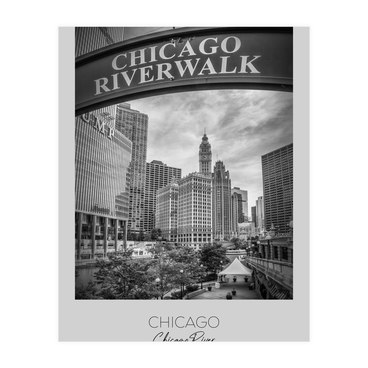 In focus: CHICAGO Riverwalk (Print Only)