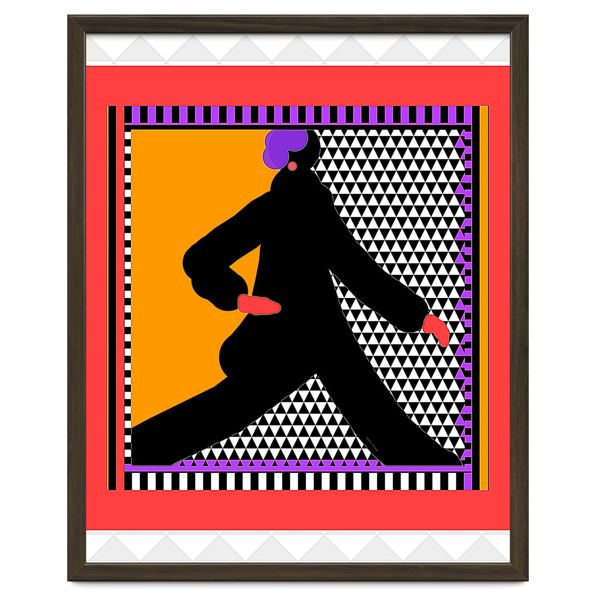 WOMAN WEARING BLACK TAKING A STROLL