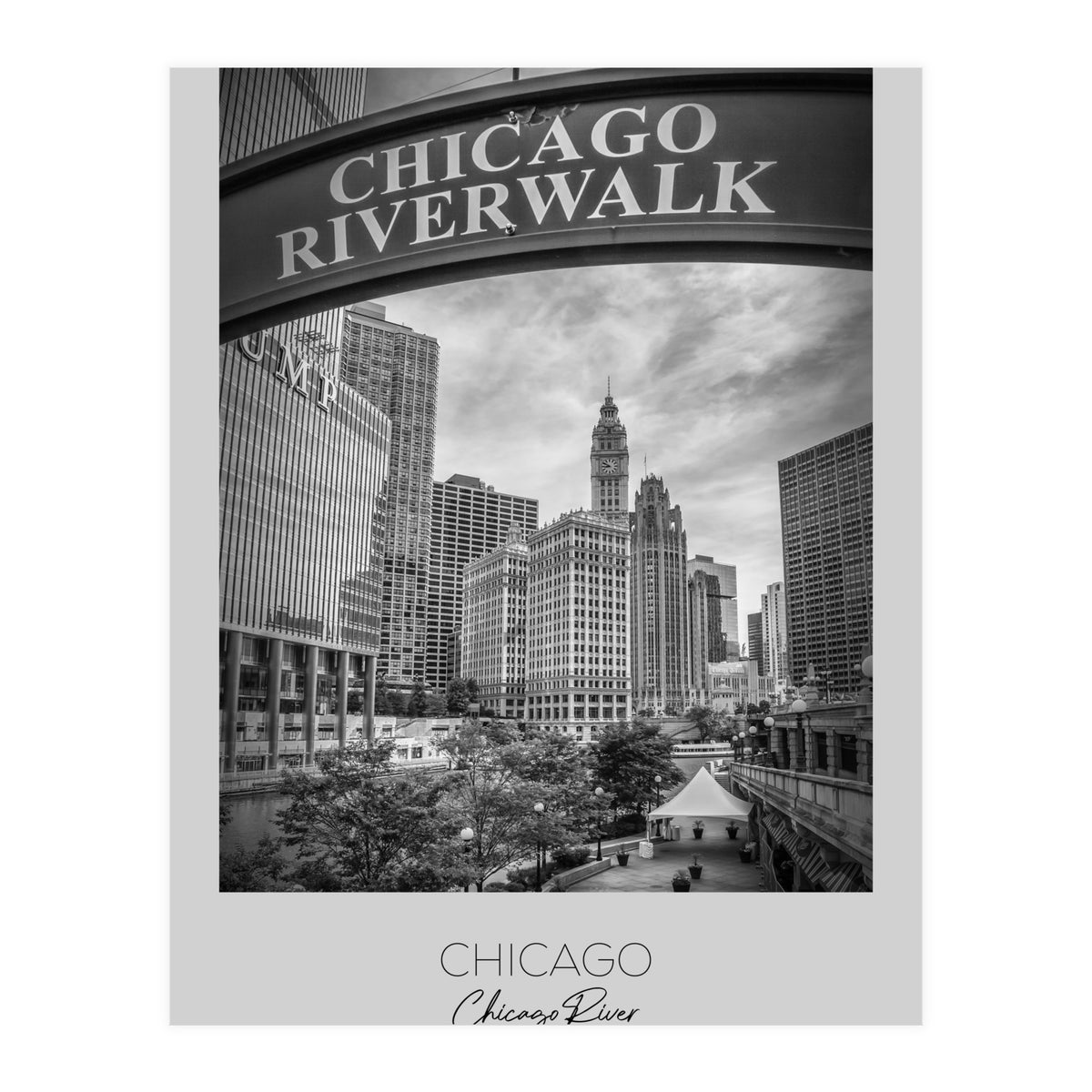 In focus: CHICAGO Riverwalk (Print Only)