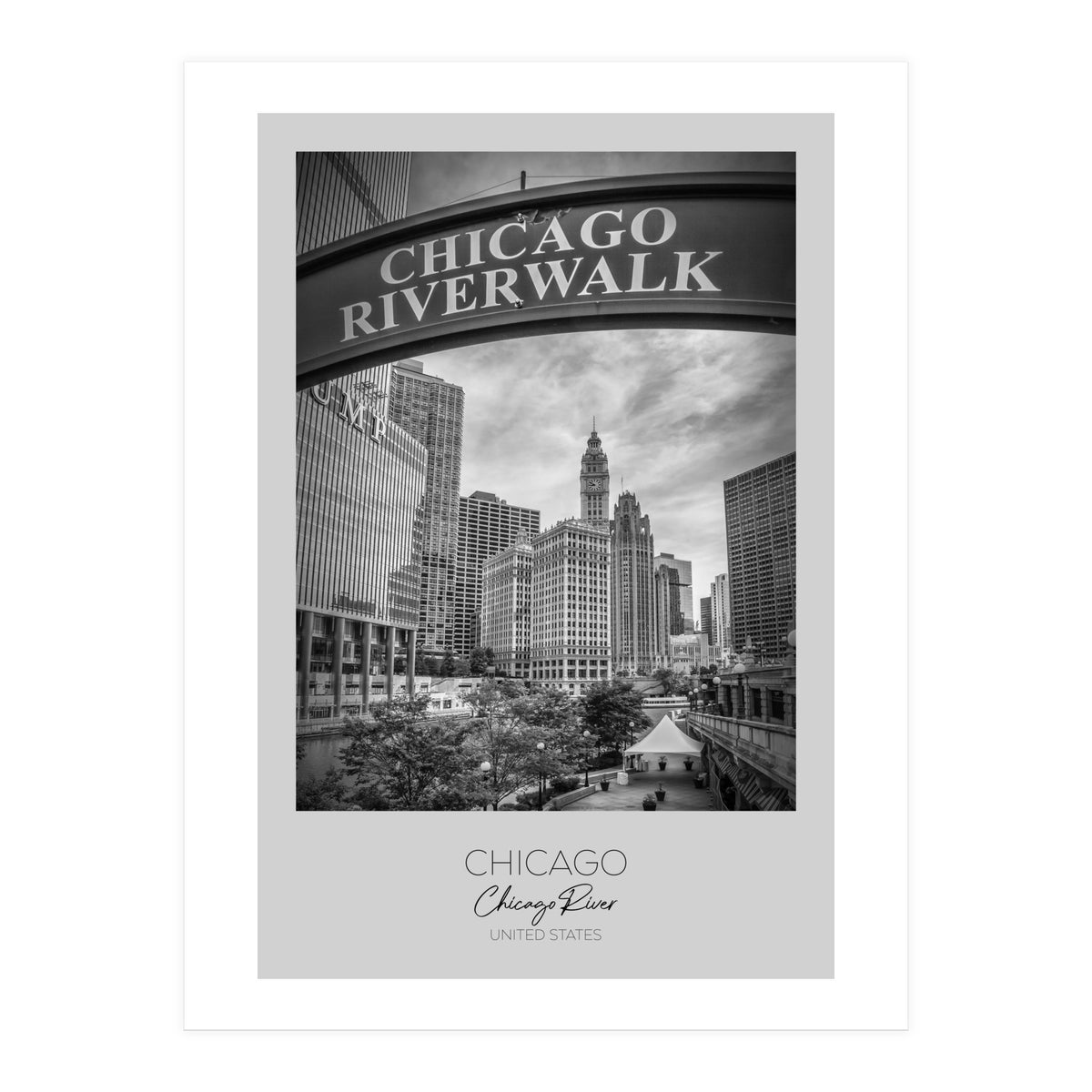In focus: CHICAGO Riverwalk (Print Only)