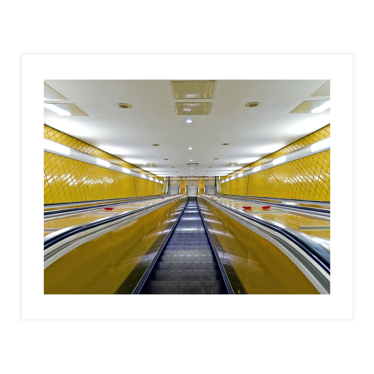 Moving stairway (Print Only)