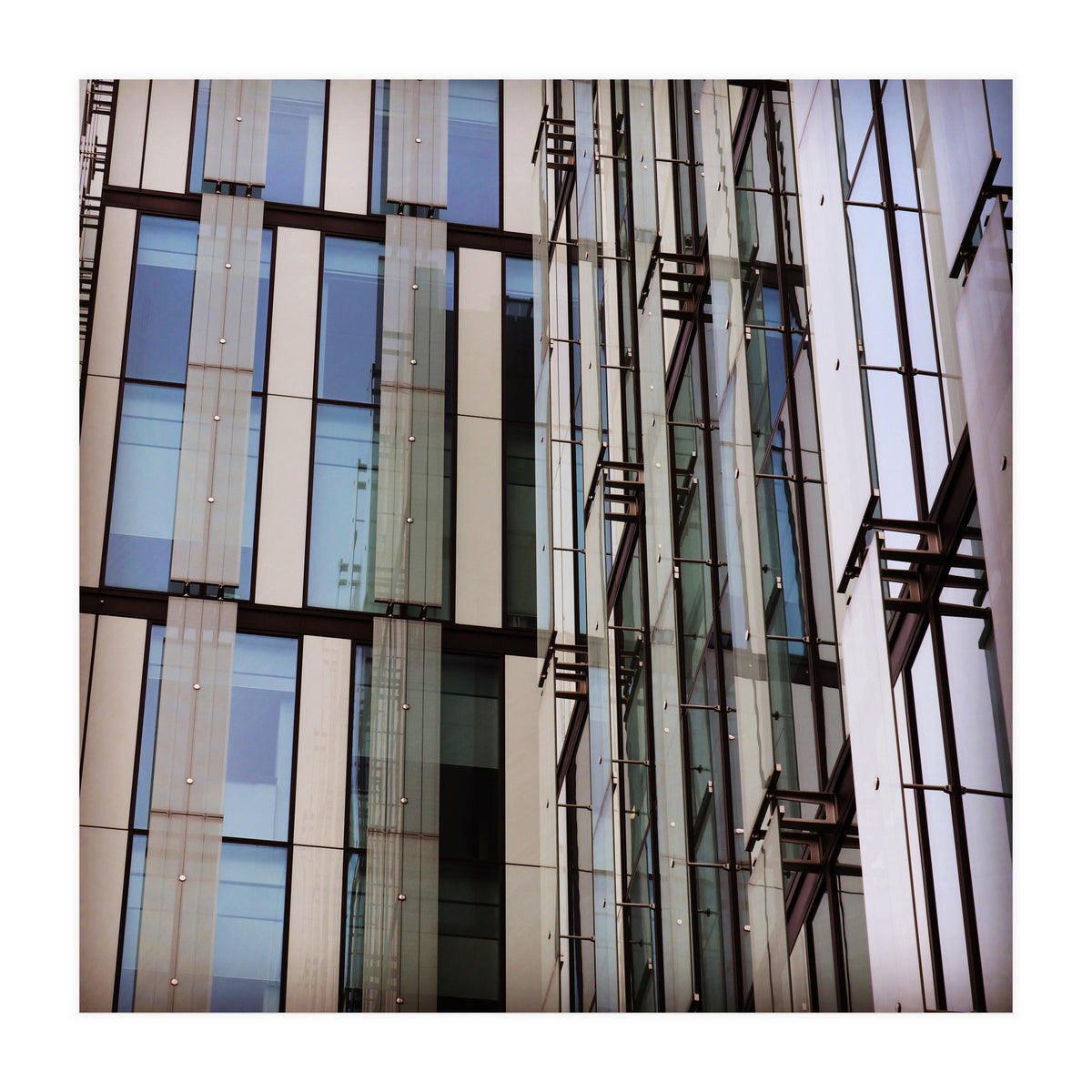 6 C28 F47 D 98 Ee 47 E4 8 B18 Ece357 E88758 (Print Only)