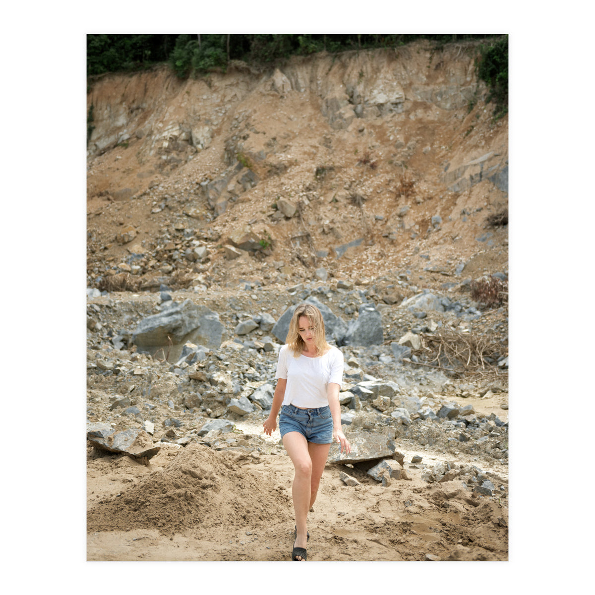 Hai Tac Rocks (Print Only)