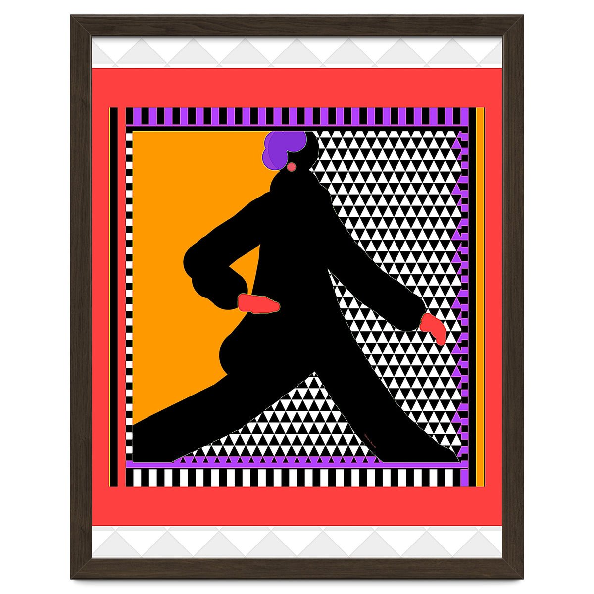 WOMAN WEARING BLACK TAKING A STROLL