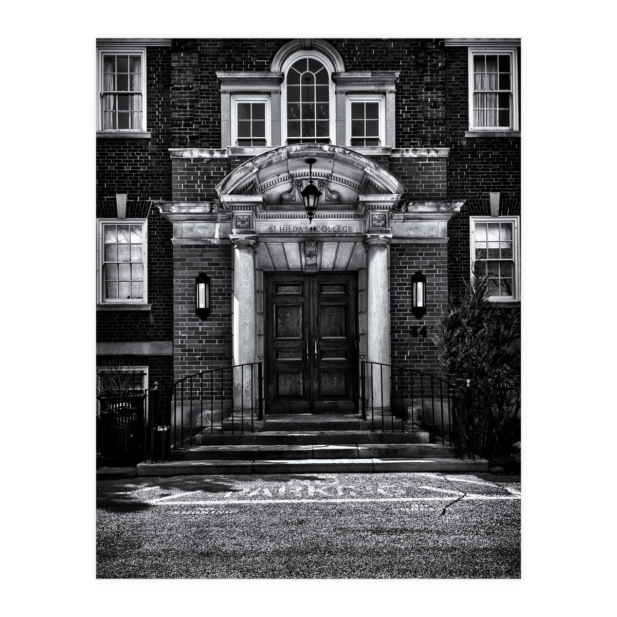 St Hilda's College University of Toronto Campus (Print Only)