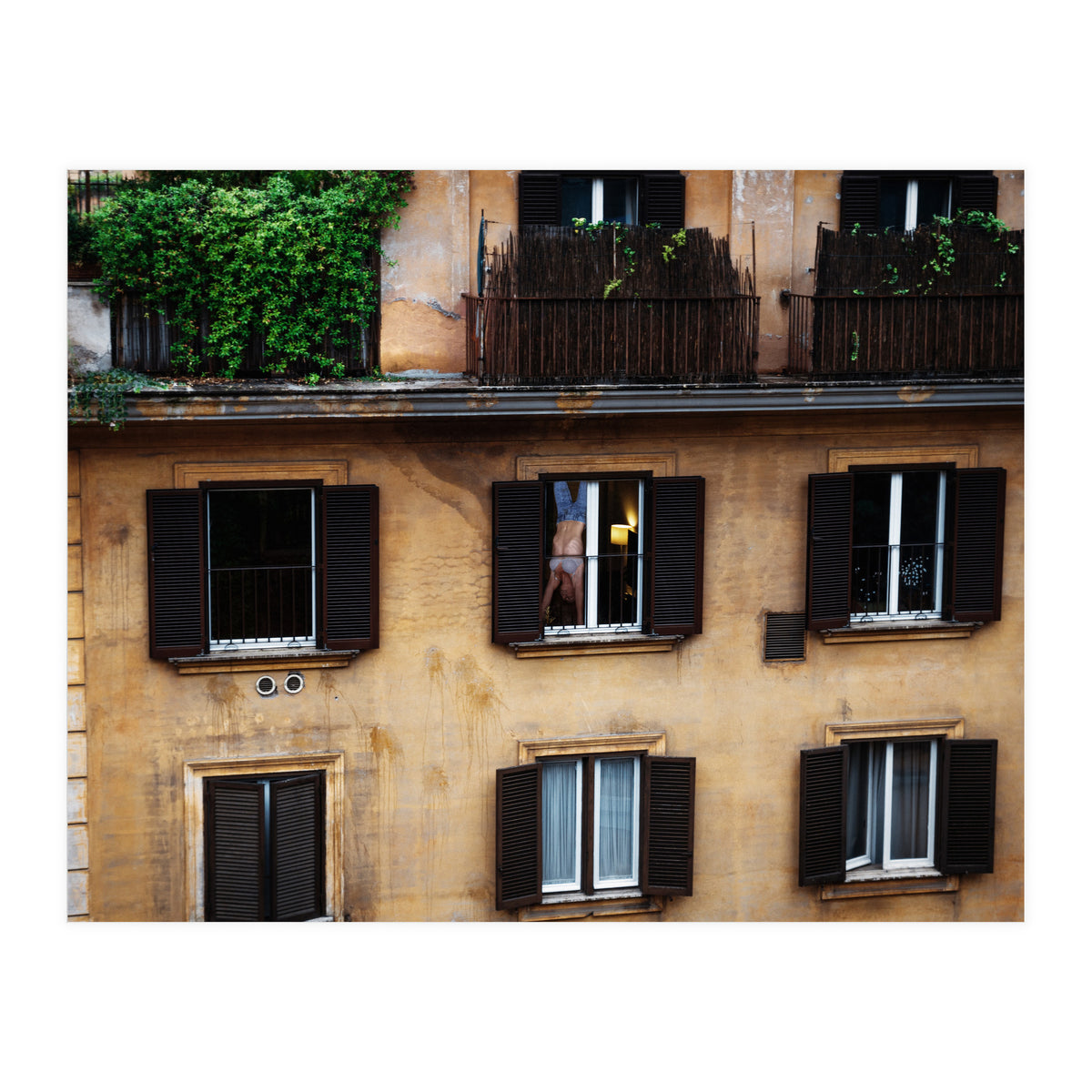 How should I deal With noisy Neighbours? (Print Only)