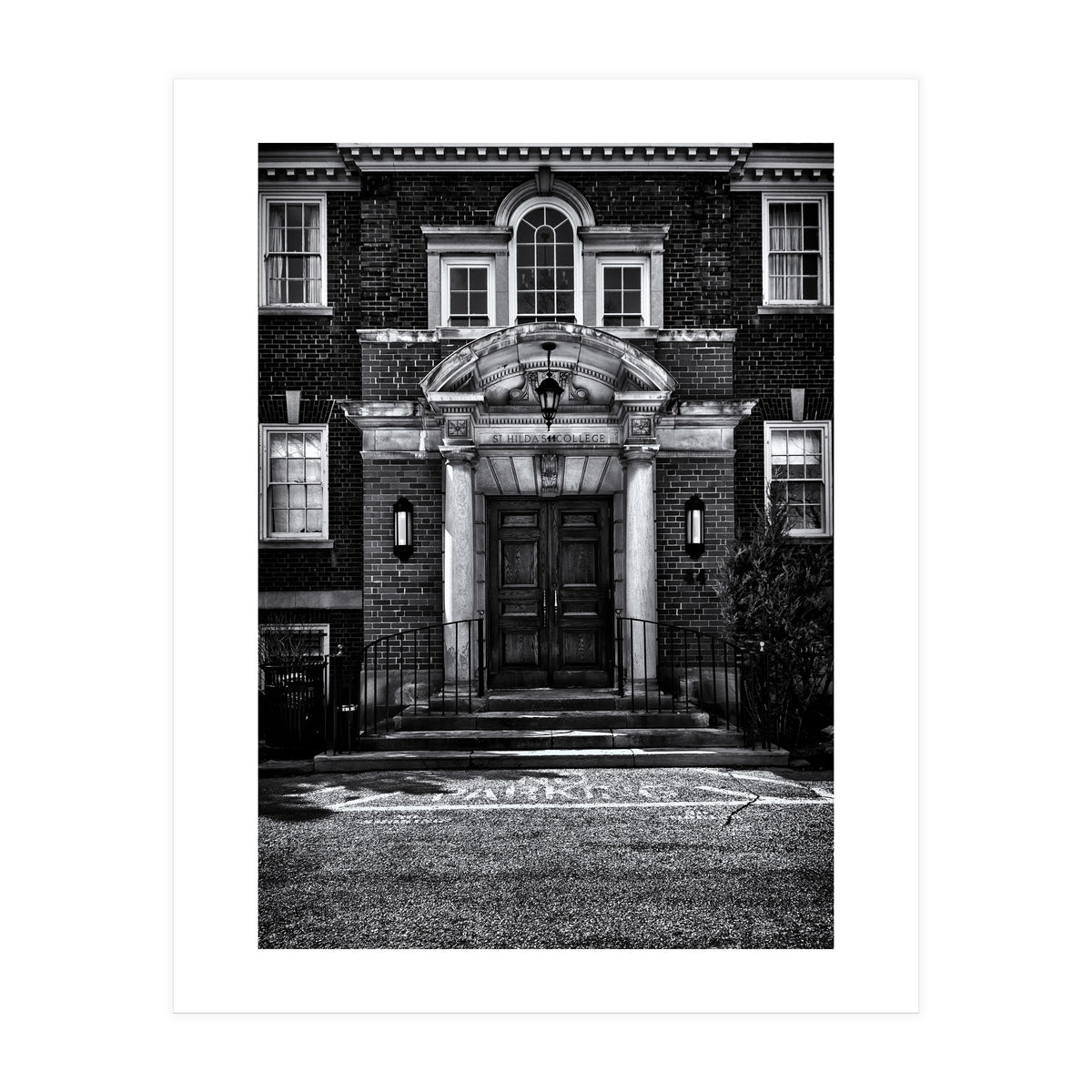 St Hilda's College University of Toronto Campus (Print Only)