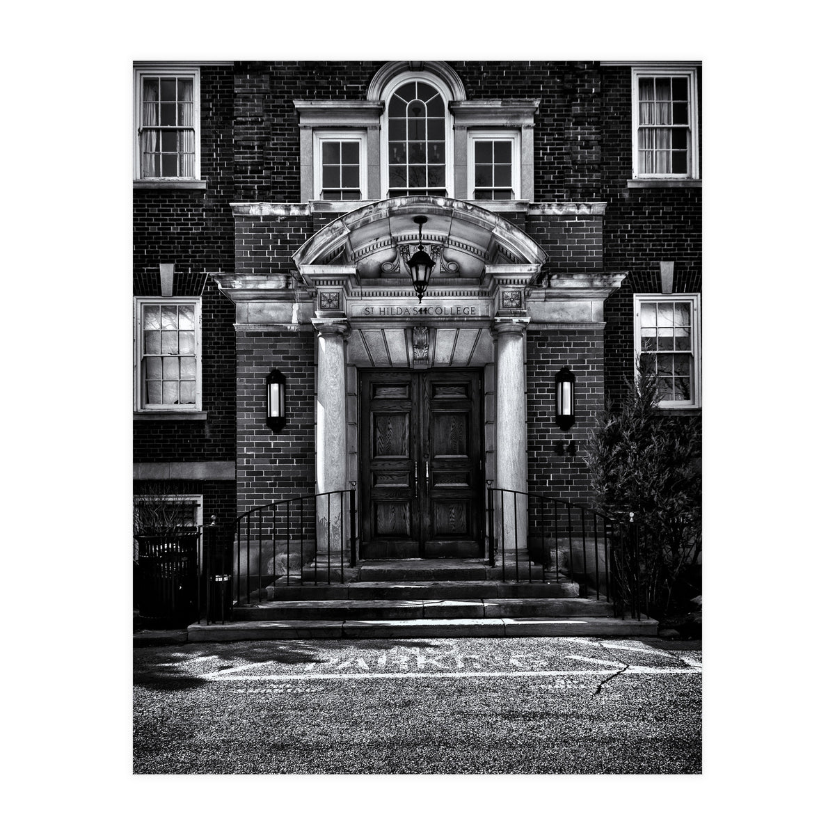 St Hilda's College University of Toronto Campus (Print Only)